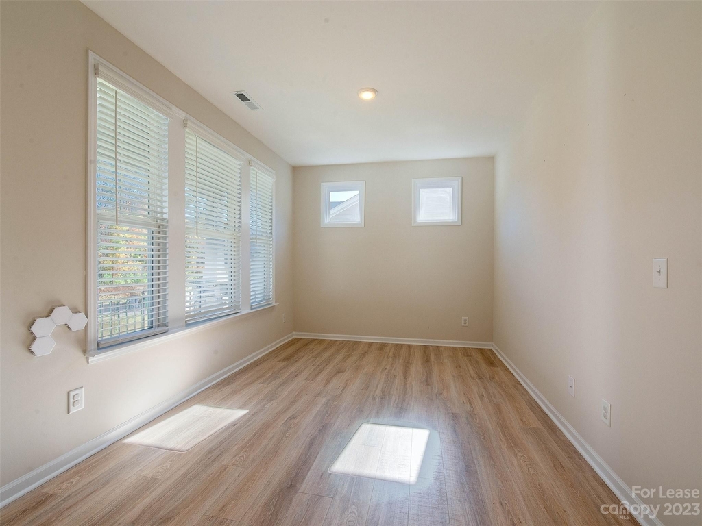 16104 Langston Drive - Photo 5