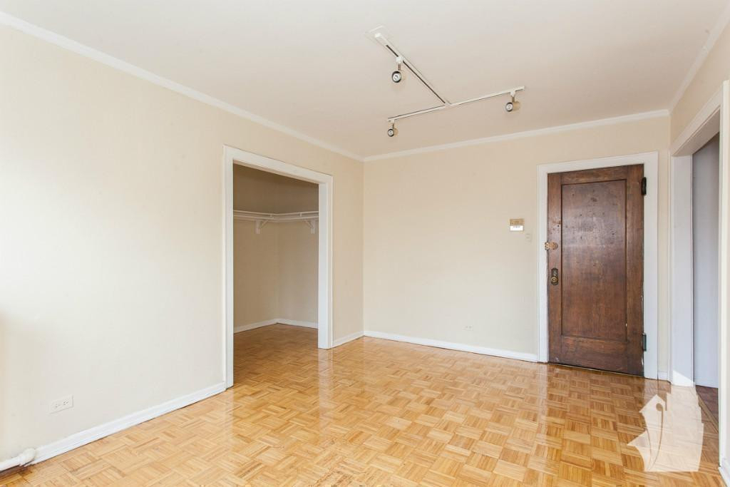 739 West Belmont Avenue - Photo 3