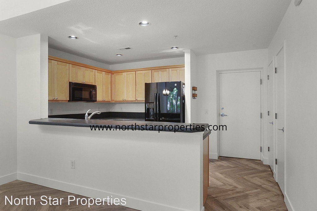 2327 Nw Northrup St. #5 - Photo 14