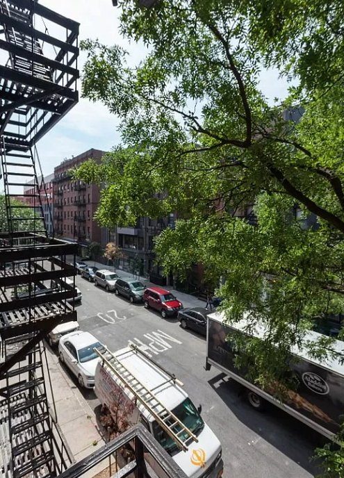 East 5th Street - Photo 4
