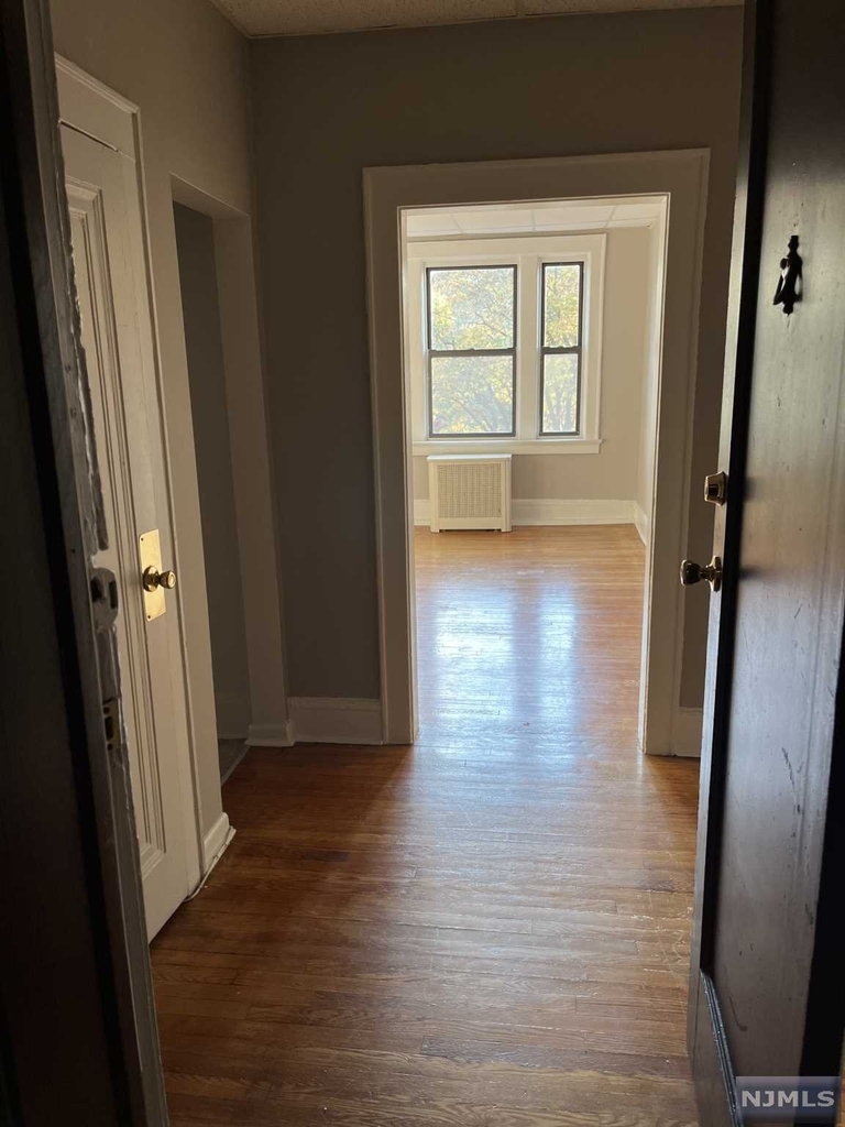 805 Red Road - Photo 1