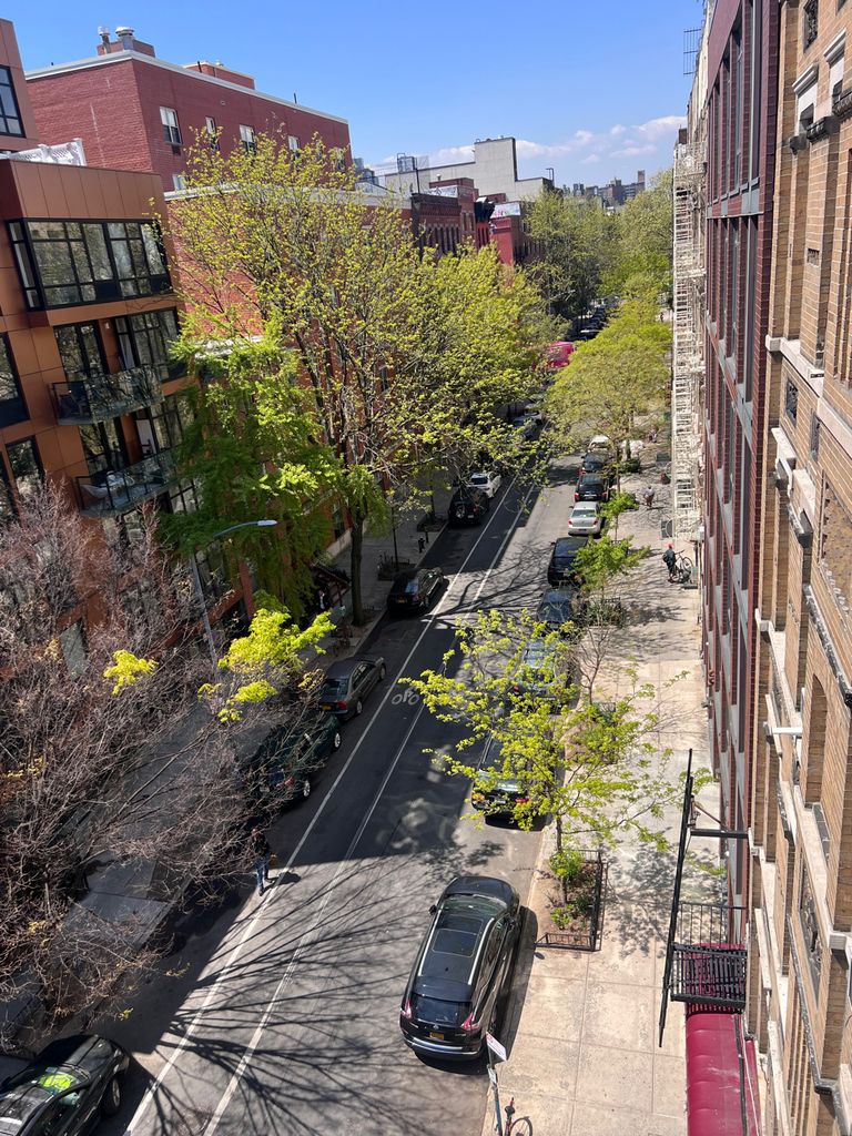 327 East 3rd Street - Photo 9