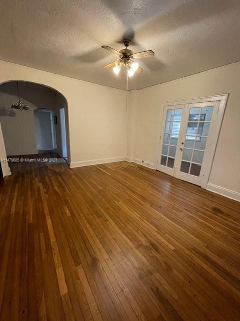 315 Navarre Ave - Photo 2