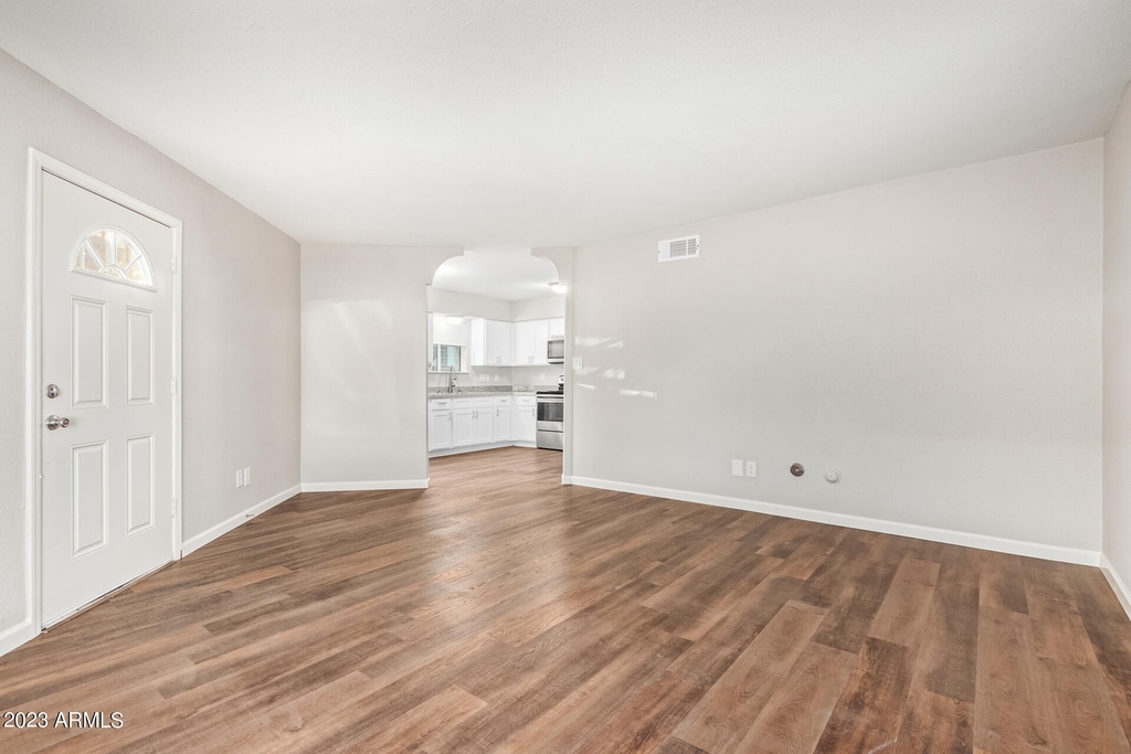 1146 E 2nd Street - Photo 5