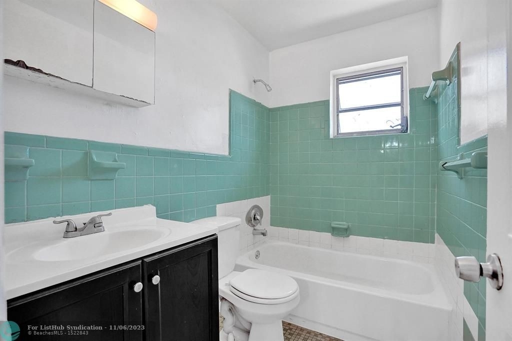 447 Ne 125th St - Photo 11