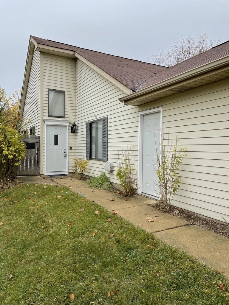 1005 Pheasant Run Lane - Photo 0