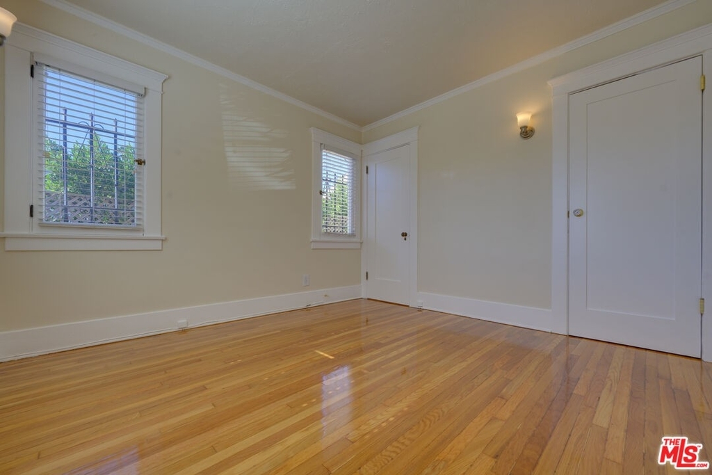 7465 Hawthorn Ave - Photo 17