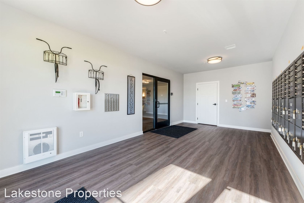 1680 Nygaard Street - Photo 10