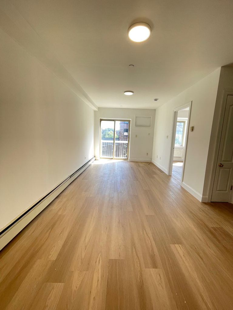 141-41 Pershing Crescent - Photo 0