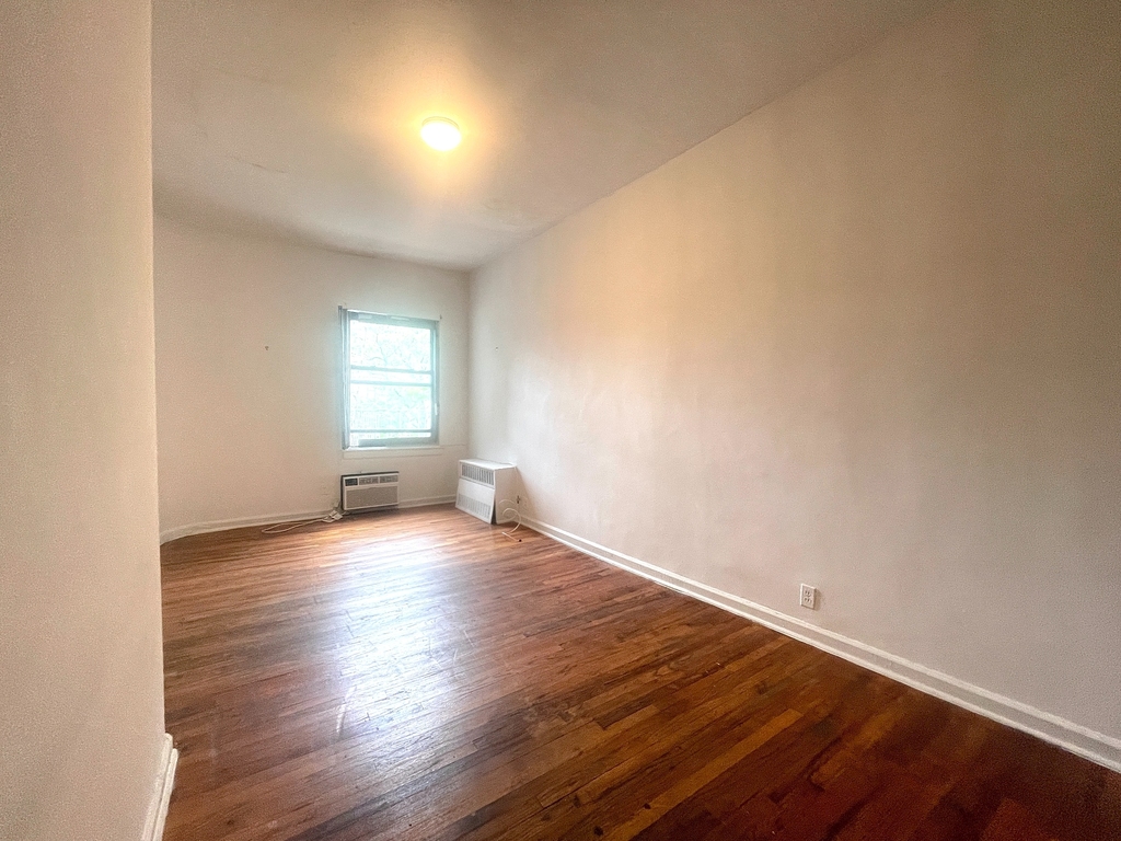 324 East 14th Street - Photo 4