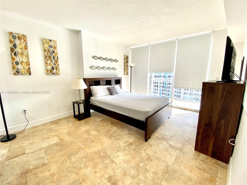 1750 N Bayshore Dr - Photo 14