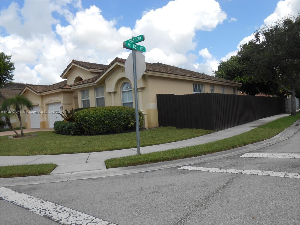 12301 Sw 124th Ter - Photo 2