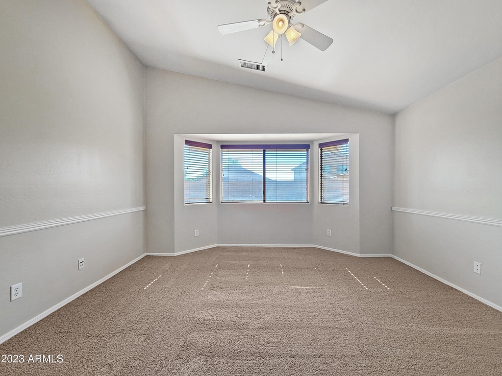 25805 W St Catherine Avenue - Photo 16