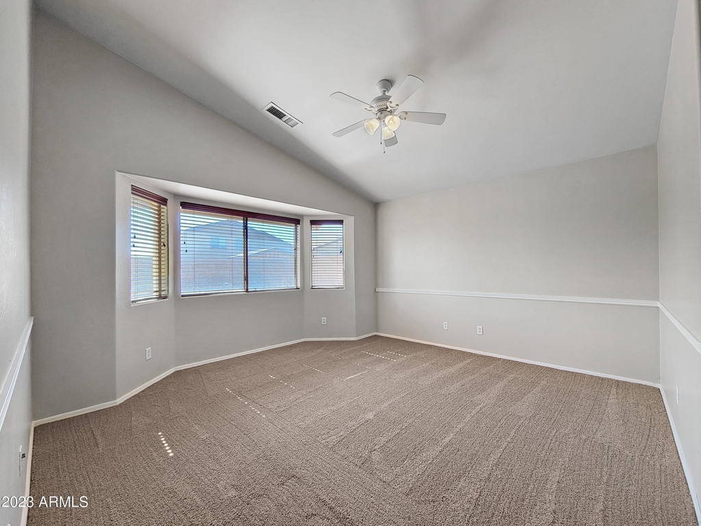 25805 W St Catherine Avenue - Photo 15