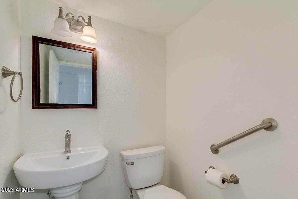 13627 N 57th Place - Photo 14