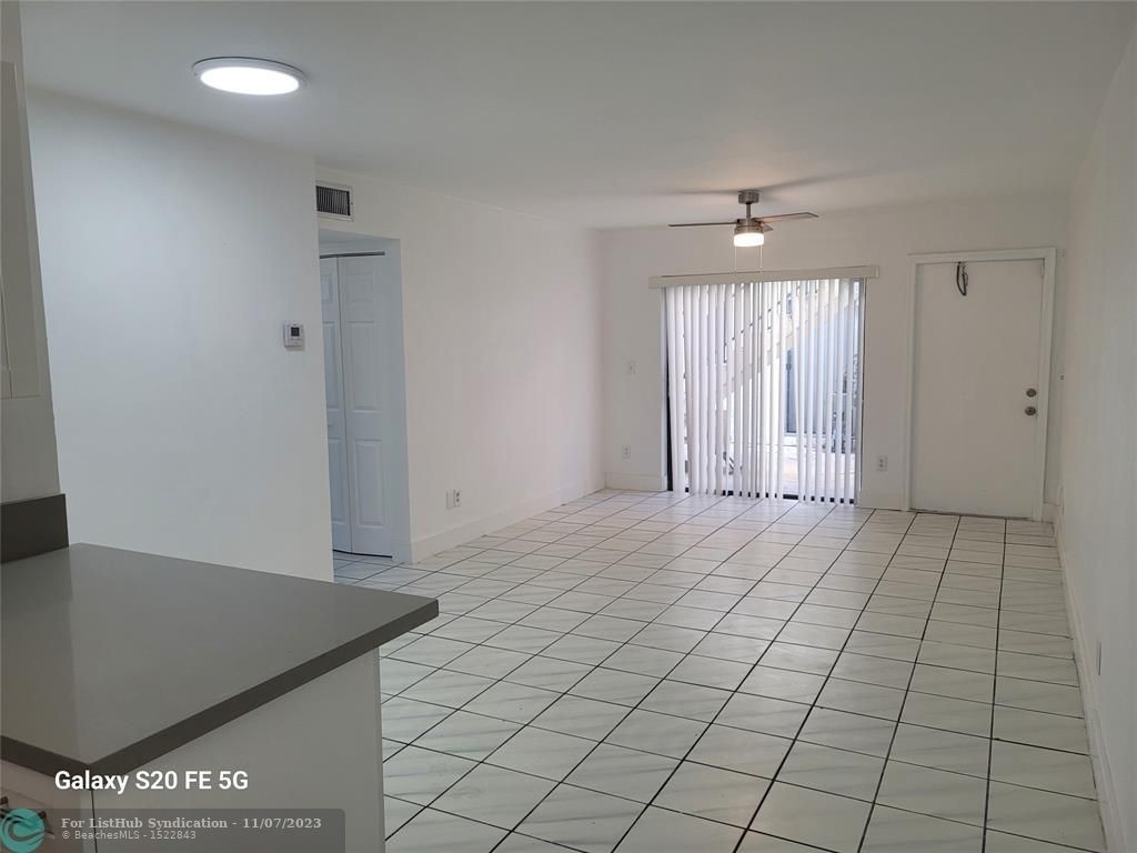 10982 Royal Palm Blvd - Photo 3