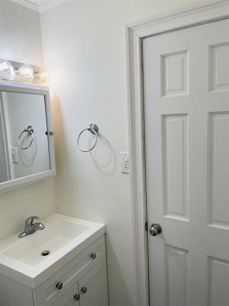 2 Colonial Rd #160 - Photo 18