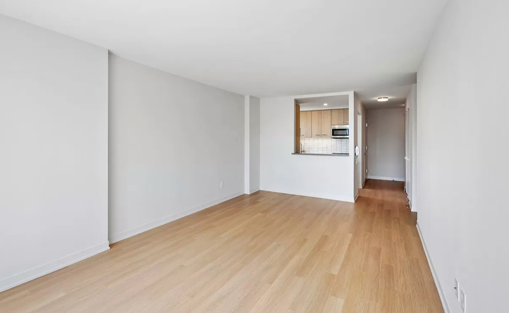 400 West 59th Street - Photo 2