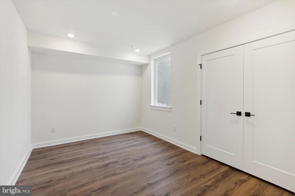 1826 Frankford Ave - Photo 3