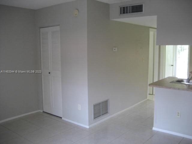 10776 N Kendall Dr - Photo 6