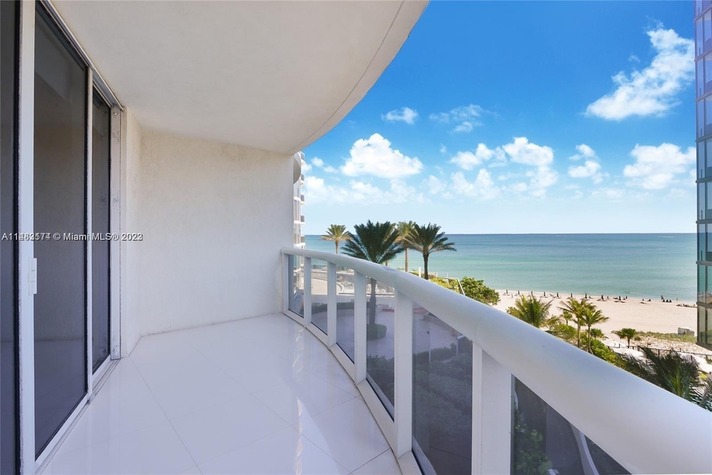 17201 Collins Ave - Photo 10