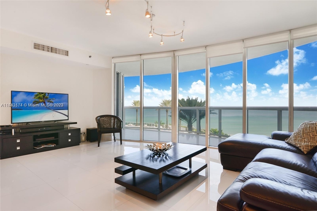 17201 Collins Ave - Photo 4