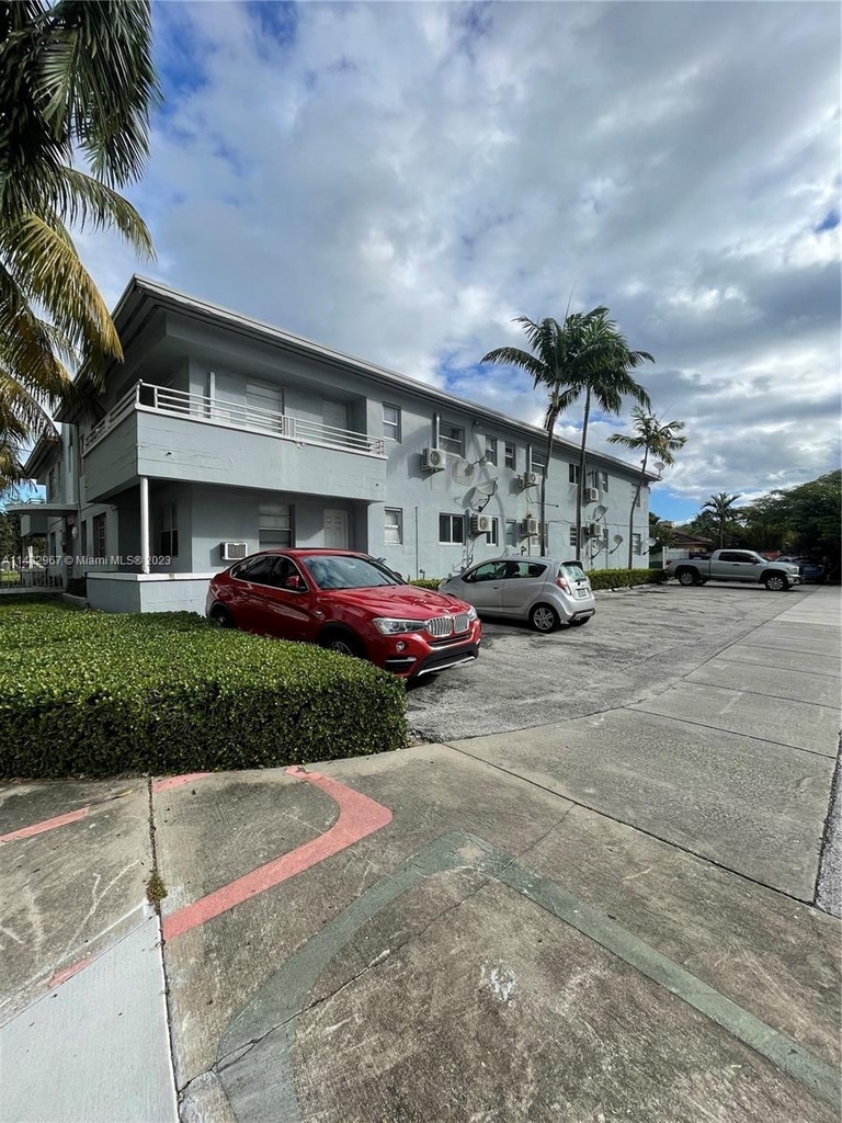 5305 Biscayne Blvd - Photo 0