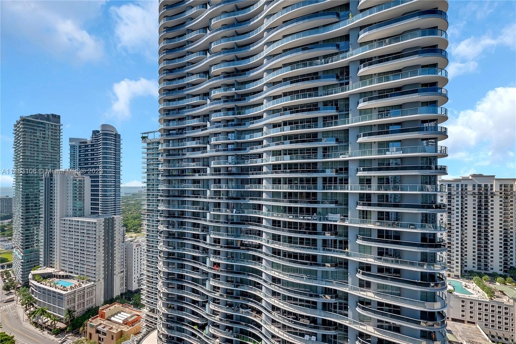 1010 Brickell Ave - Photo 11