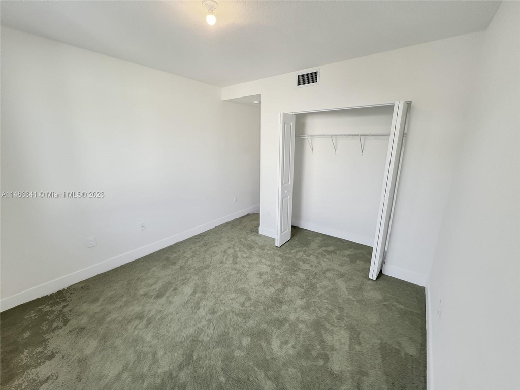 4236 Nw 82nd Ave - Photo 11