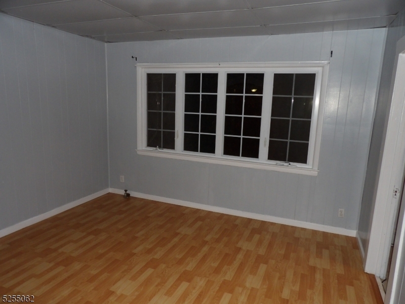 141 Banta Ave - Photo 5