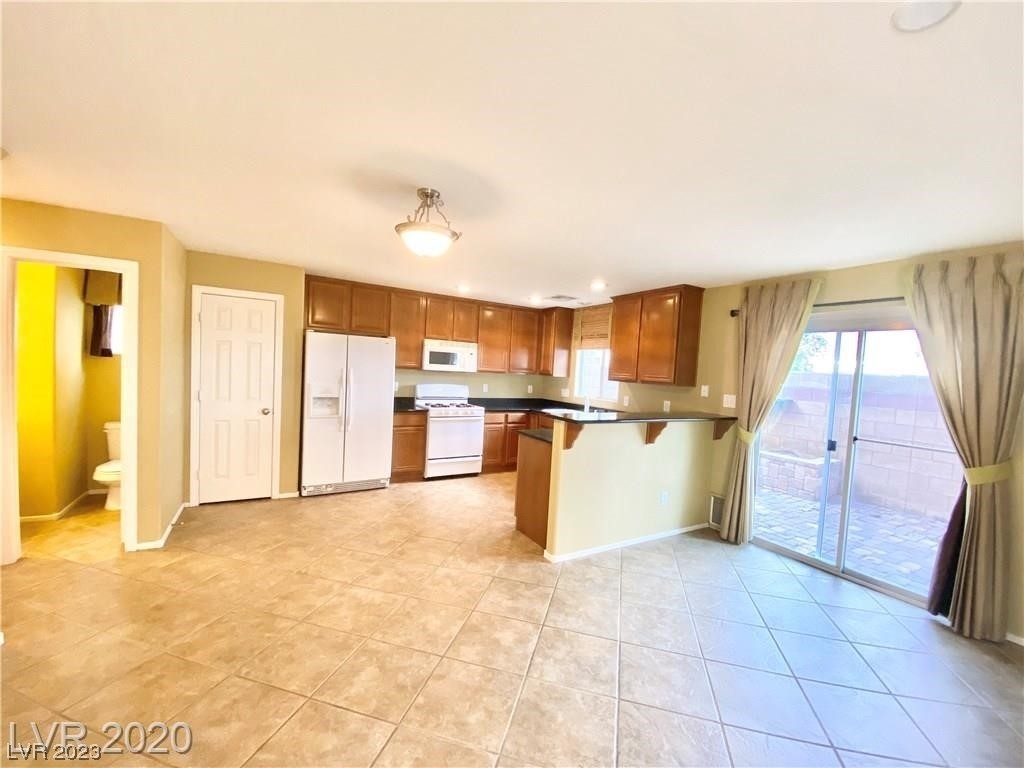 8252 Wuthering Heights Avenue - Photo 4