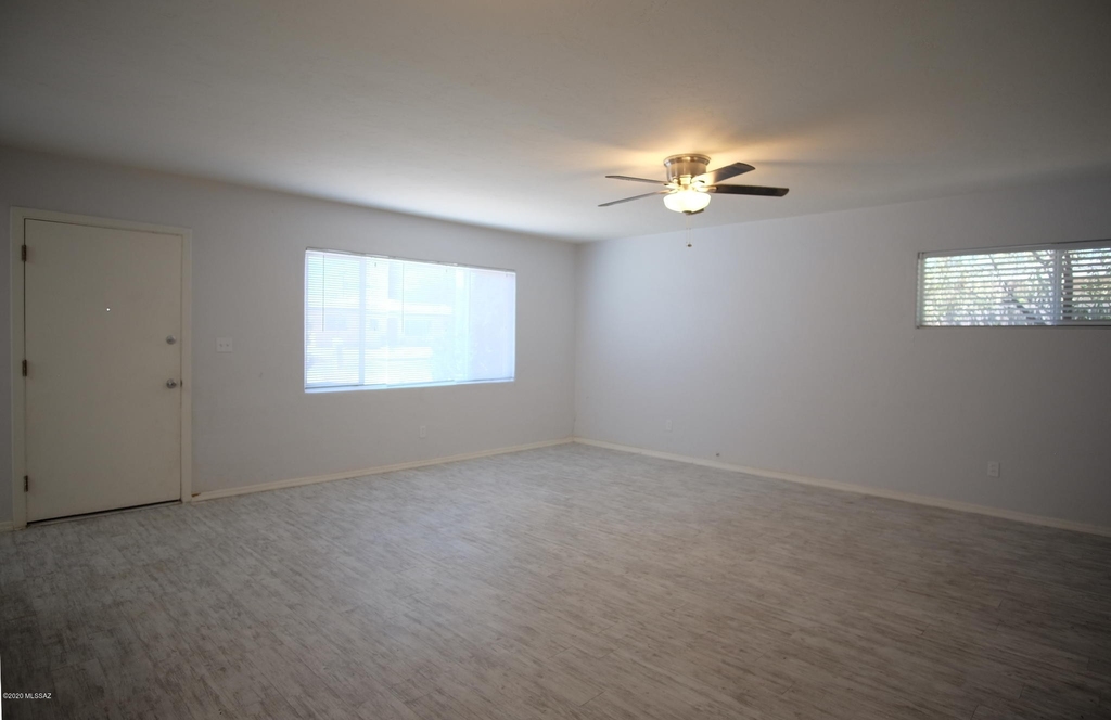 1241 E Lester Street - Photo 2