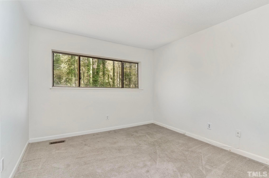 5073 Tall Pines Court - Photo 15