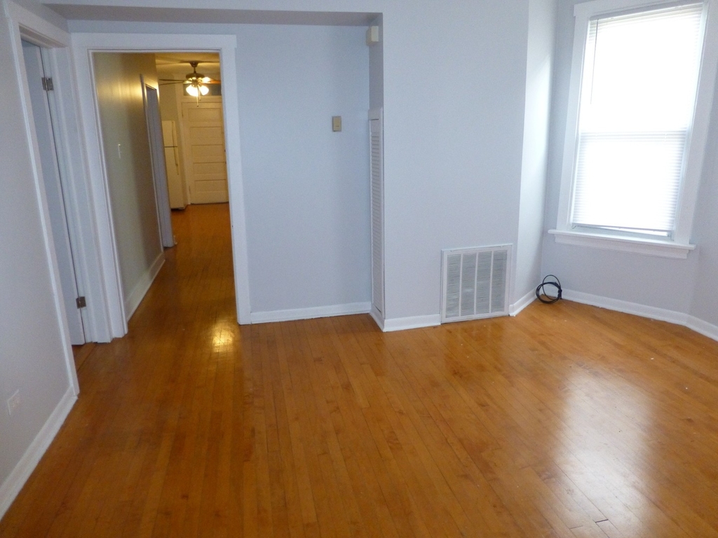 2031 N Spaulding Avenue - Photo 2