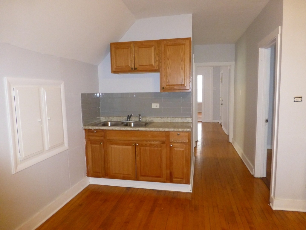 2031 N Spaulding Avenue - Photo 8