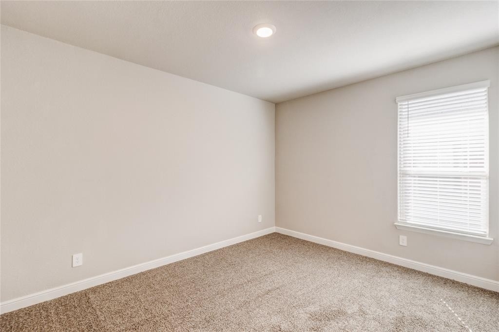 15516 Canford Terrace - Photo 3