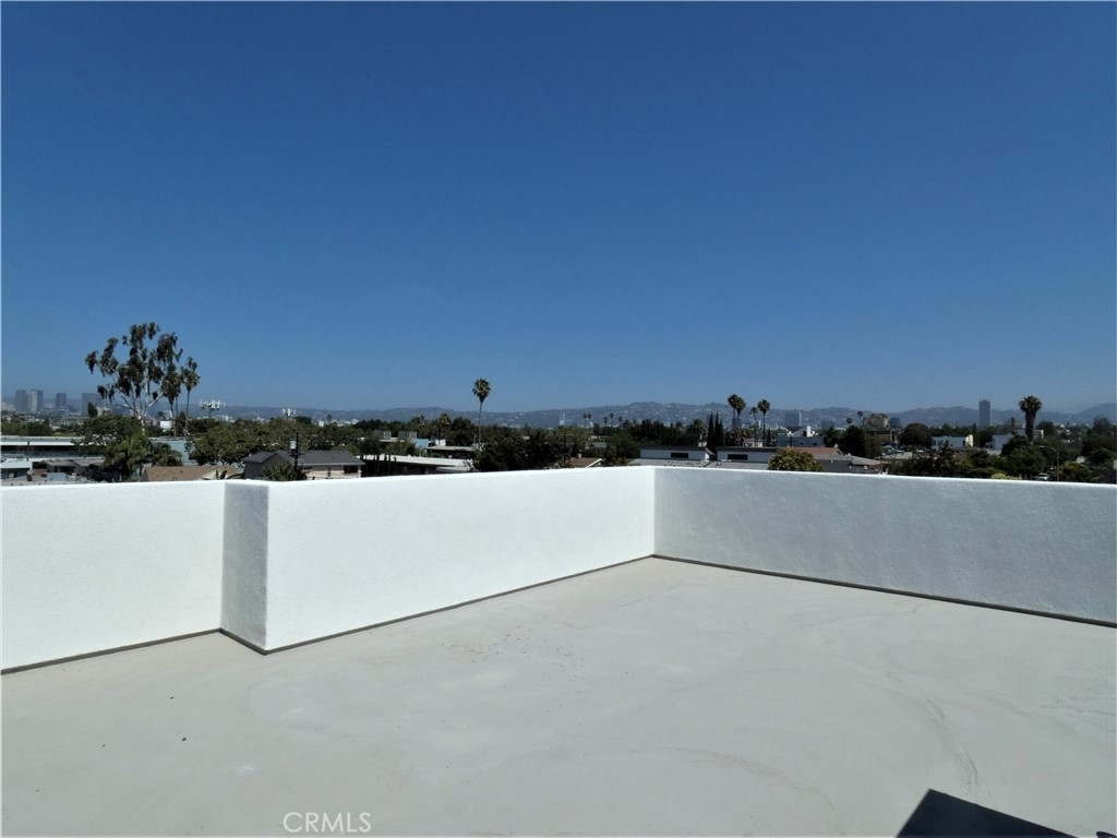 2410 Carmona Avenue - Photo 10