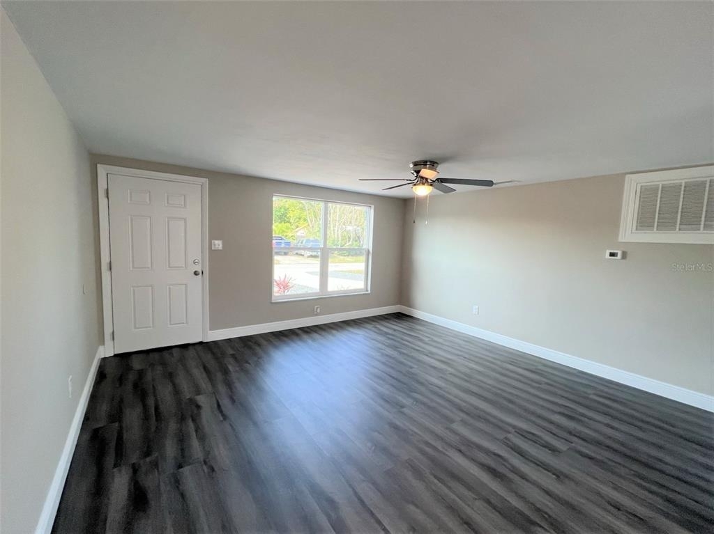 10824 Hillcrest Avenue - Photo 3