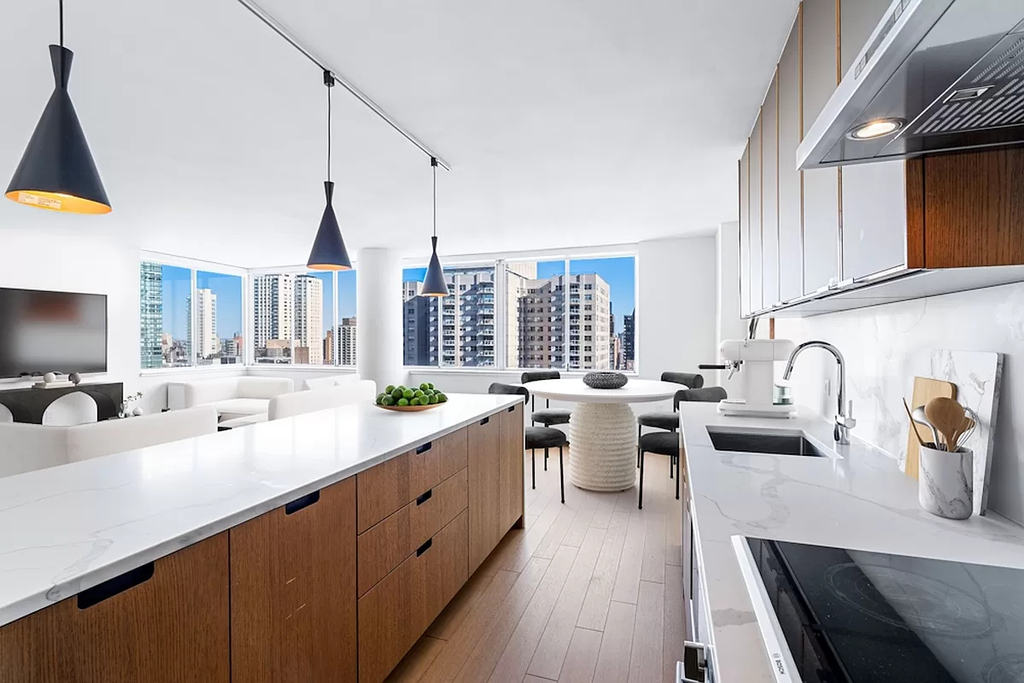 East 54th Street - Photo 0