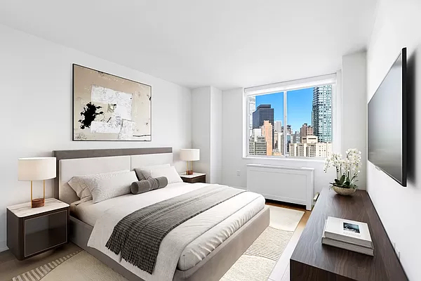 East 54th Street - Photo 2