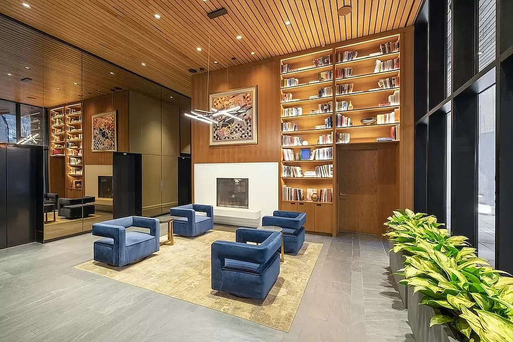 East 54th Street - Photo 17