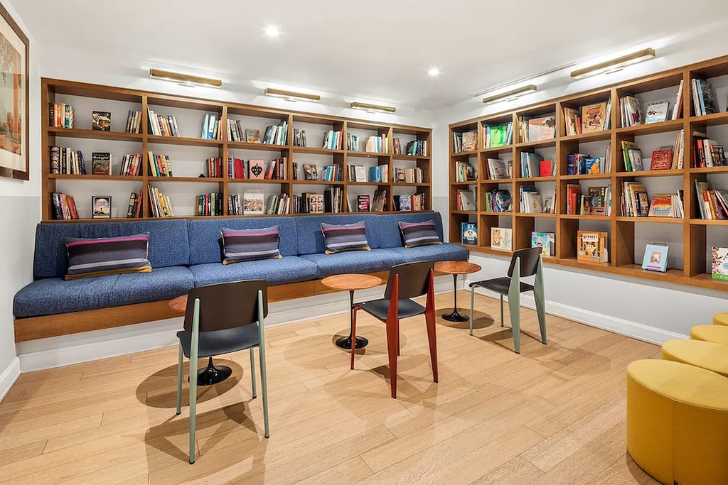 East 54th Street - Photo 13