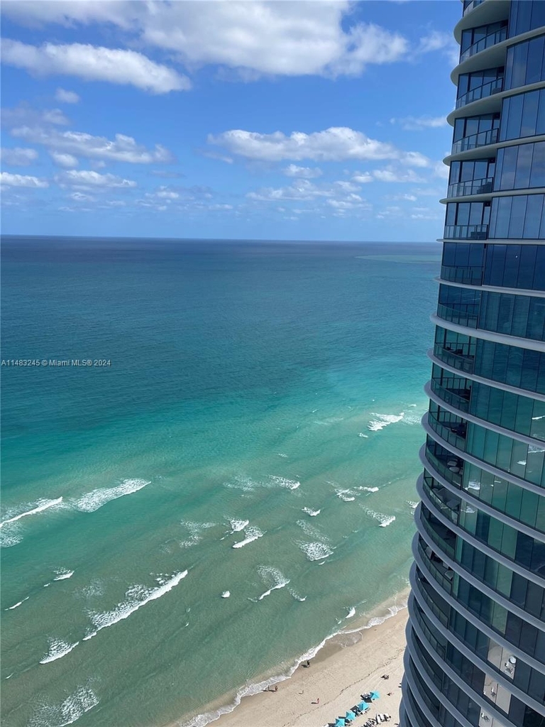 15811 Collins Ave - Photo 30