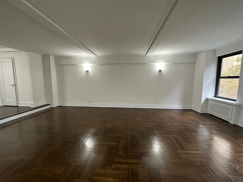 137 East 38th Street - Photo 1