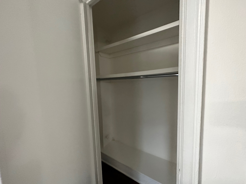 137 East 38th Street - Photo 8