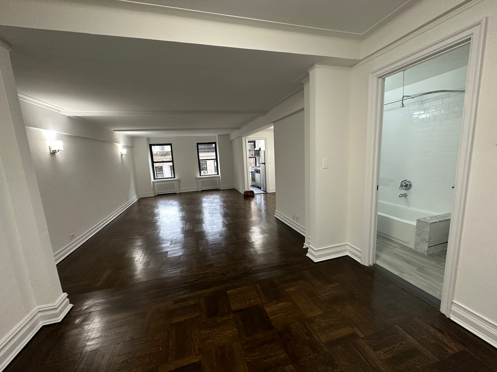 137 East 38th Street - Photo 7