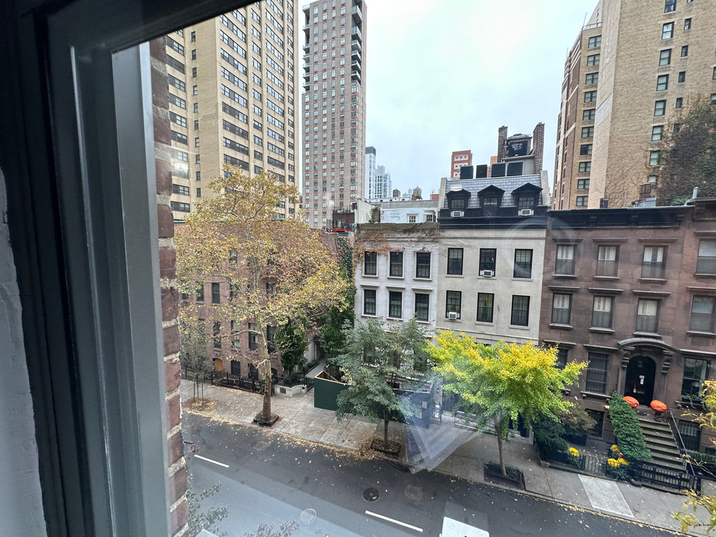 137 East 38th Street - Photo 10