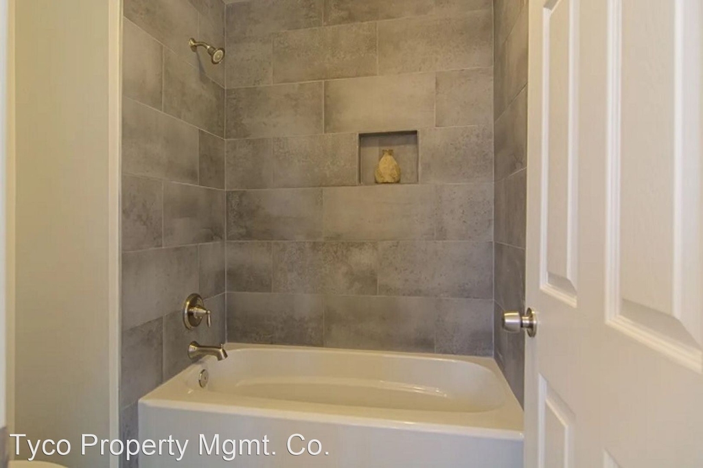 683 Arrow Point Court - Photo 7