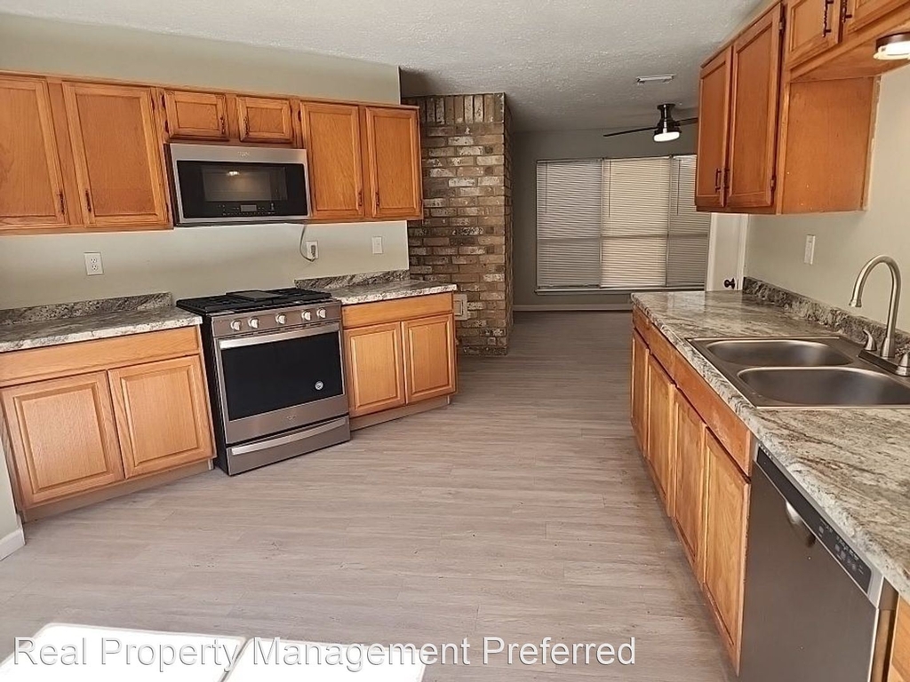 2207 Kingston Ct - Photo 3