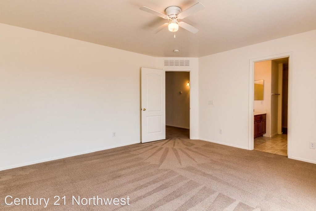 36575 W Nina St - Photo 16